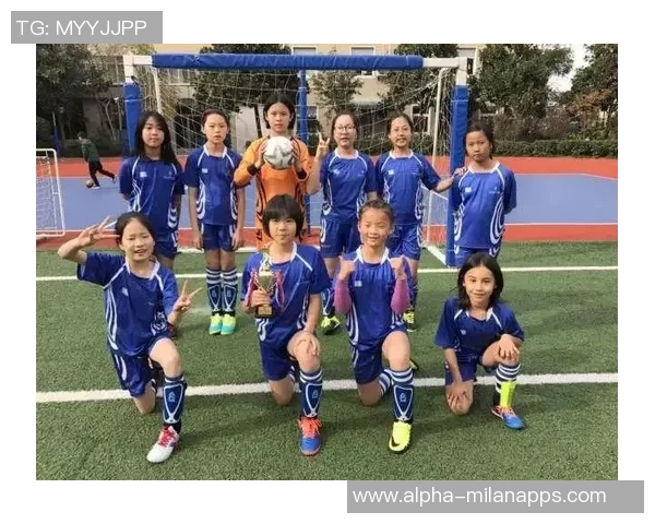 天津小学足球队积极备战全国比赛展现青春风采与团队精神 天津小学足球队积极备战全国比赛展现青春风采与团队精神