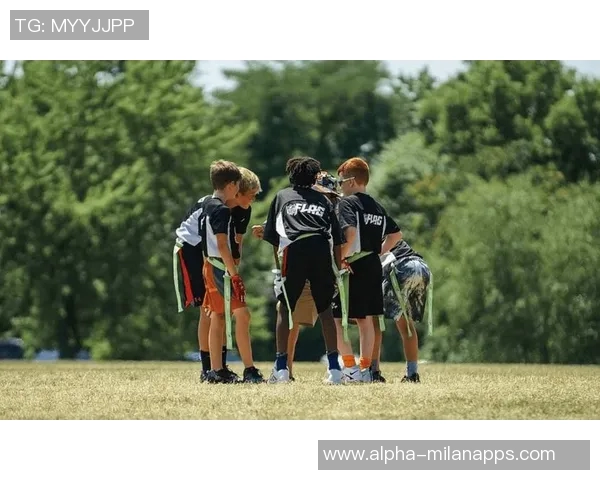 快乐小朋友足球游戏让孩子们在运动中收获友谊与健康成长 快乐小朋友足球游戏让孩子们在运动中收获友谊与健康成长