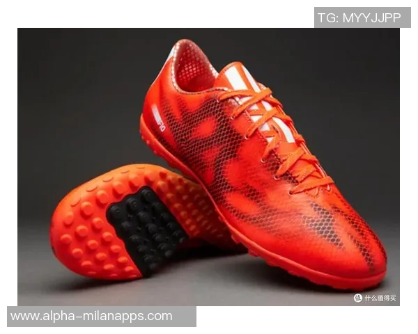 阿迪达斯平底足球鞋助你在球场上尽显风采与实力的完美选择